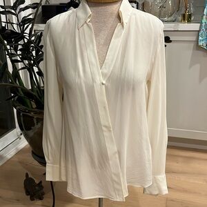 NWOT Banana Republic 100% silk diagonal front snap and covered button shirt
